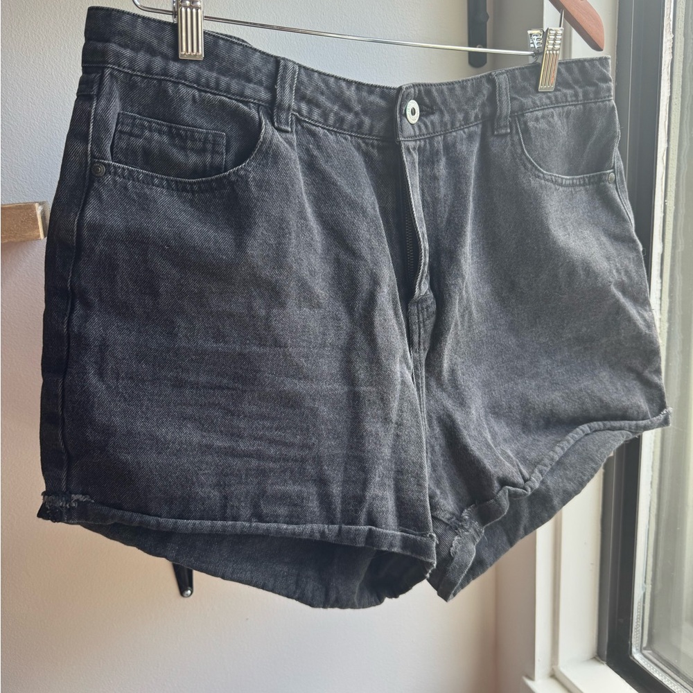 Vero Moda Black Wash Jean Shorts